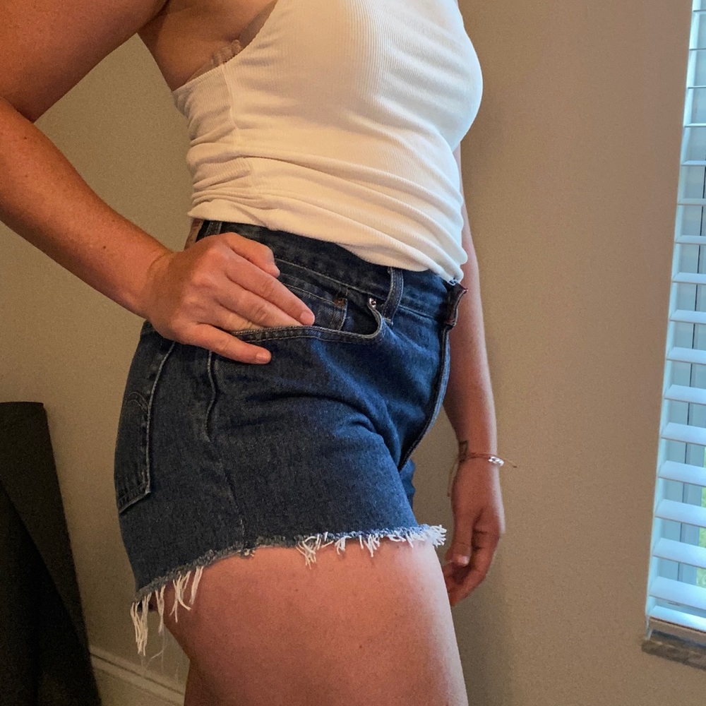 Levi’s cut off shorts - Picture 2 of 6